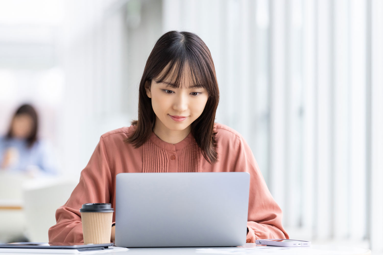 Photoshop講座を受講する女性